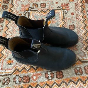Brand New Black Blundstones women’s 9 (Australian 6)